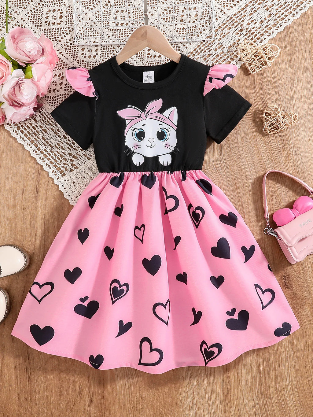 Girls' Fashionable Summer Dress, Little Girl's Cat Print Flutter Sleeve Short-Sleeve Patchwork Heart All-Over Print Mid-Length Waist-Cinching Dress, Comfortable and Elegant Youth Clothing for Girls, Outdoor Stylish and Unique