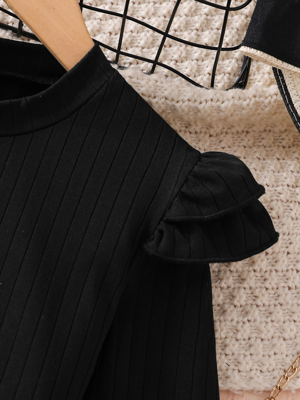 8-12Y Trendy Girls' Spring and Autumn Fashion Clothing Set: Girls' Solid Color Knitted Round Neck Flutter Sleeve Top + Pu Leather Pleated Skirt Set, Casual Daily Party Dress 2-Piece Set