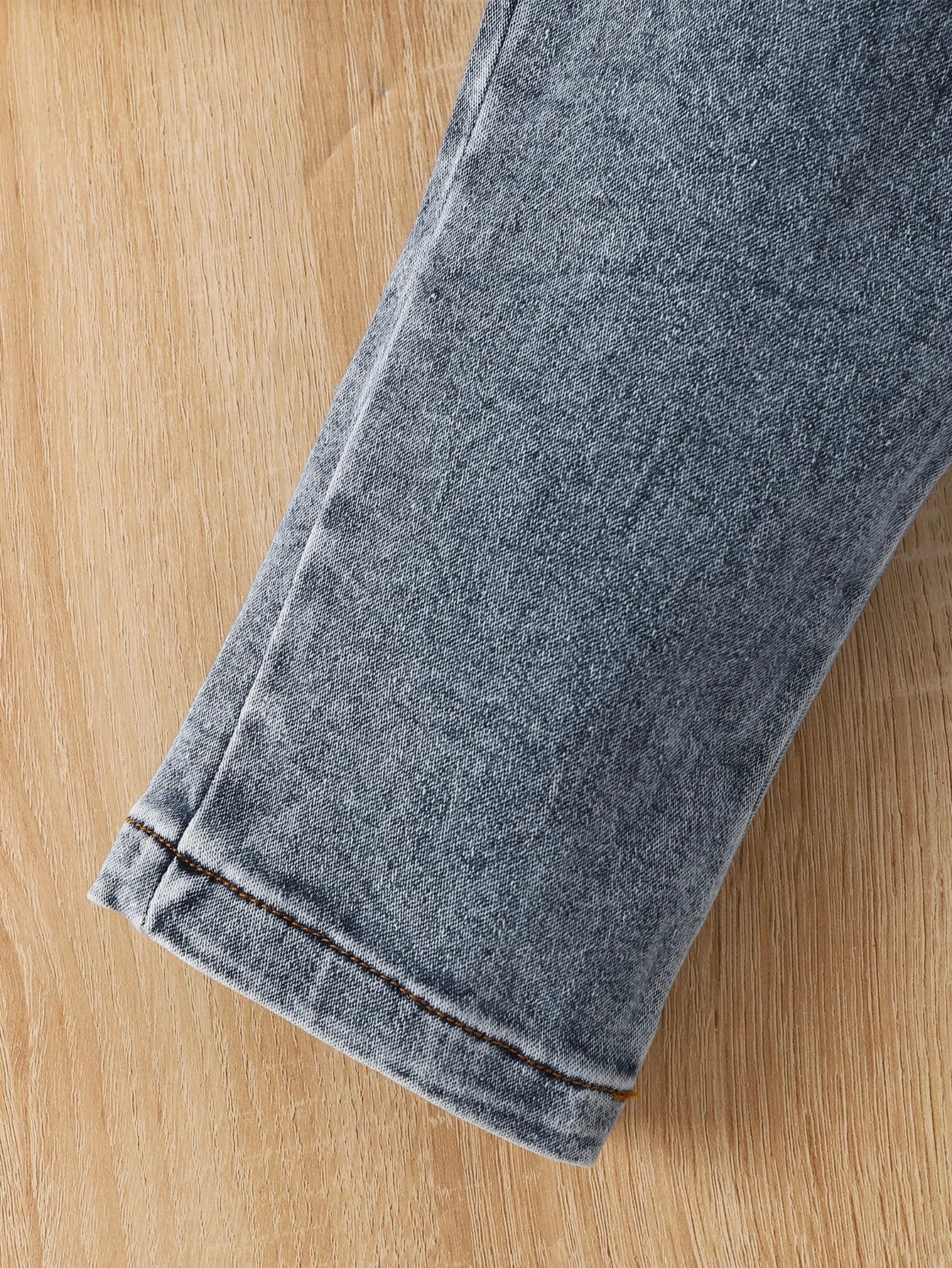 《Girls' Fashion Outfit | Dark Green Ruffled Knit Top + Distressed Jeans, Creating a Retro Trendy Look for Little Cuties》