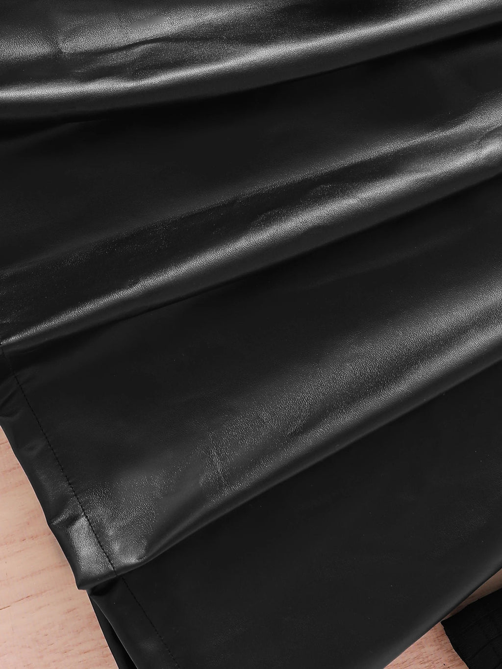 8-12Y Trendy Girls' Spring and Autumn Fashion Clothing Set: Girls' Solid Color Knitted Round Neck Flutter Sleeve Top + Pu Leather Pleated Skirt Set, Casual Daily Party Dress 2-Piece Set