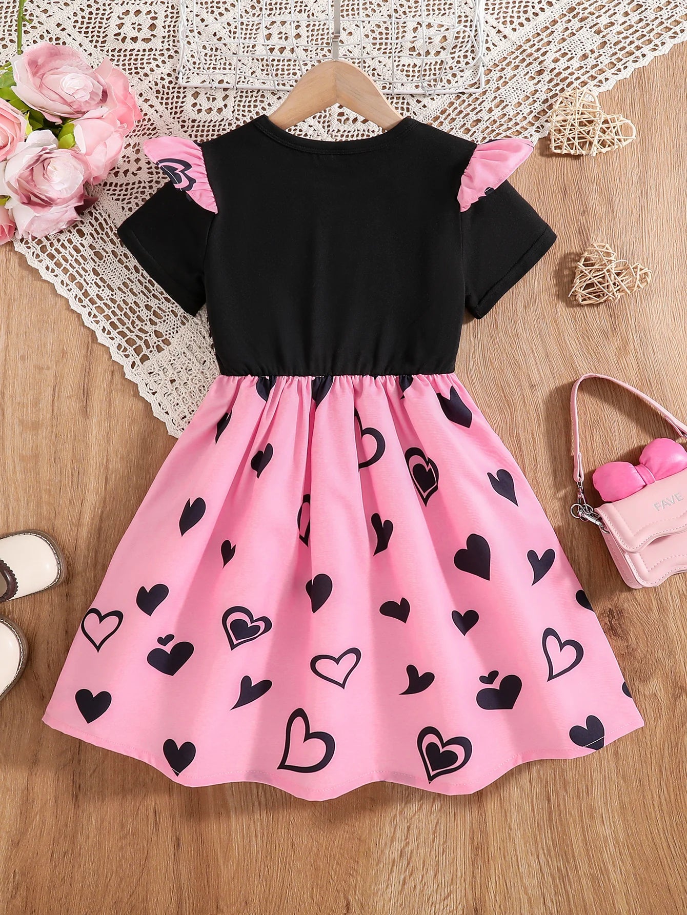 Girls' Fashionable Summer Dress, Little Girl's Cat Print Flutter Sleeve Short-Sleeve Patchwork Heart All-Over Print Mid-Length Waist-Cinching Dress, Comfortable and Elegant Youth Clothing for Girls, Outdoor Stylish and Unique