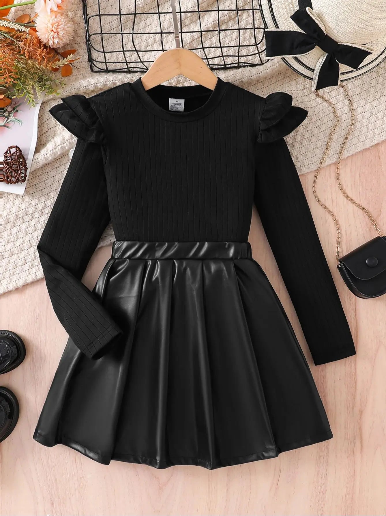 8-12Y Trendy Girls' Spring and Autumn Fashion Clothing Set: Girls' Solid Color Knitted Round Neck Flutter Sleeve Top + Pu Leather Pleated Skirt Set, Casual Daily Party Dress 2-Piece Set