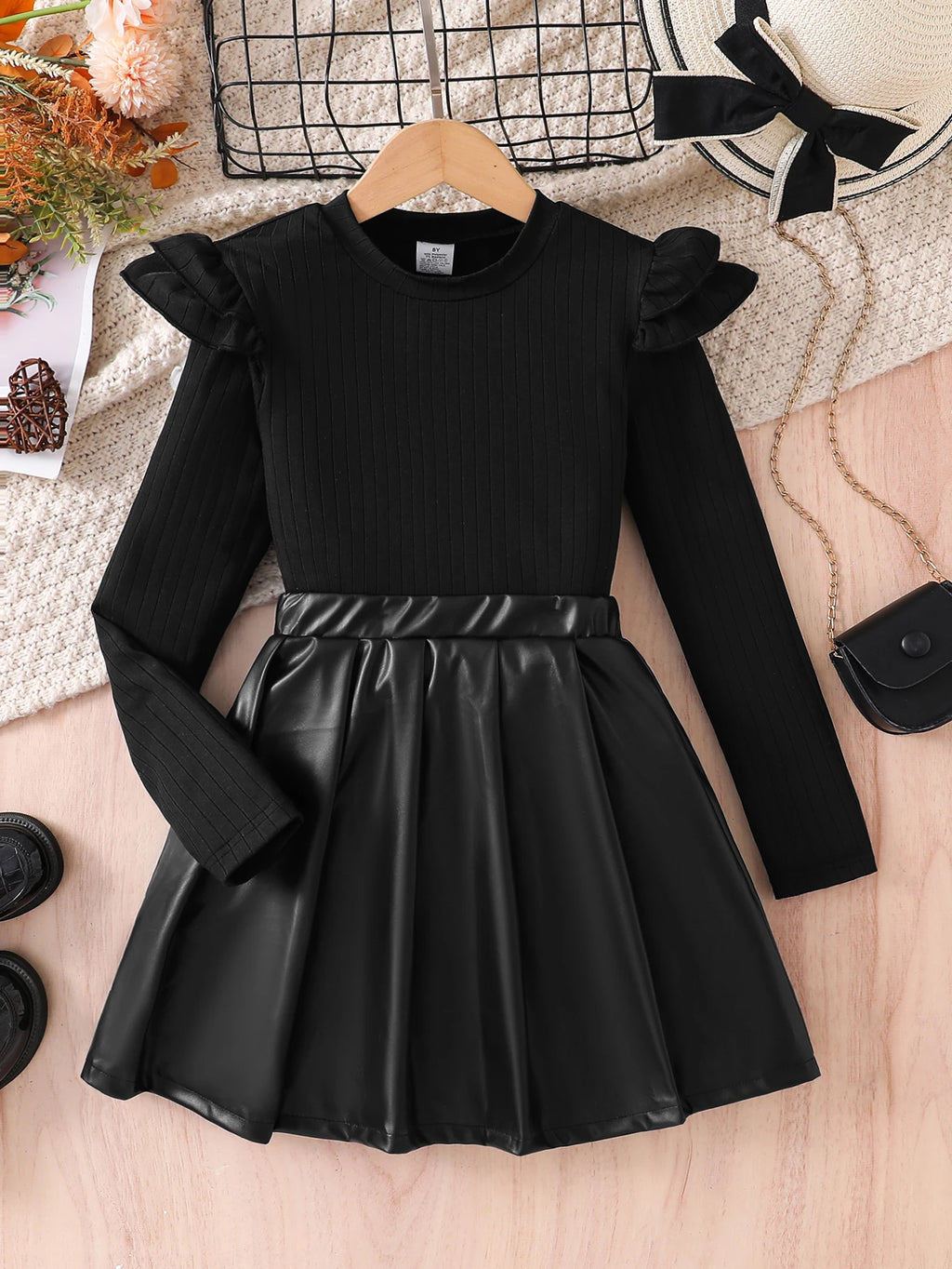 8-12Y Trendy Girls' Spring and Autumn Fashion Clothing Set: Girls' Solid Color Knitted Round Neck Flutter Sleeve Top + Pu Leather Pleated Skirt Set, Casual Daily Party Dress 2-Piece Set